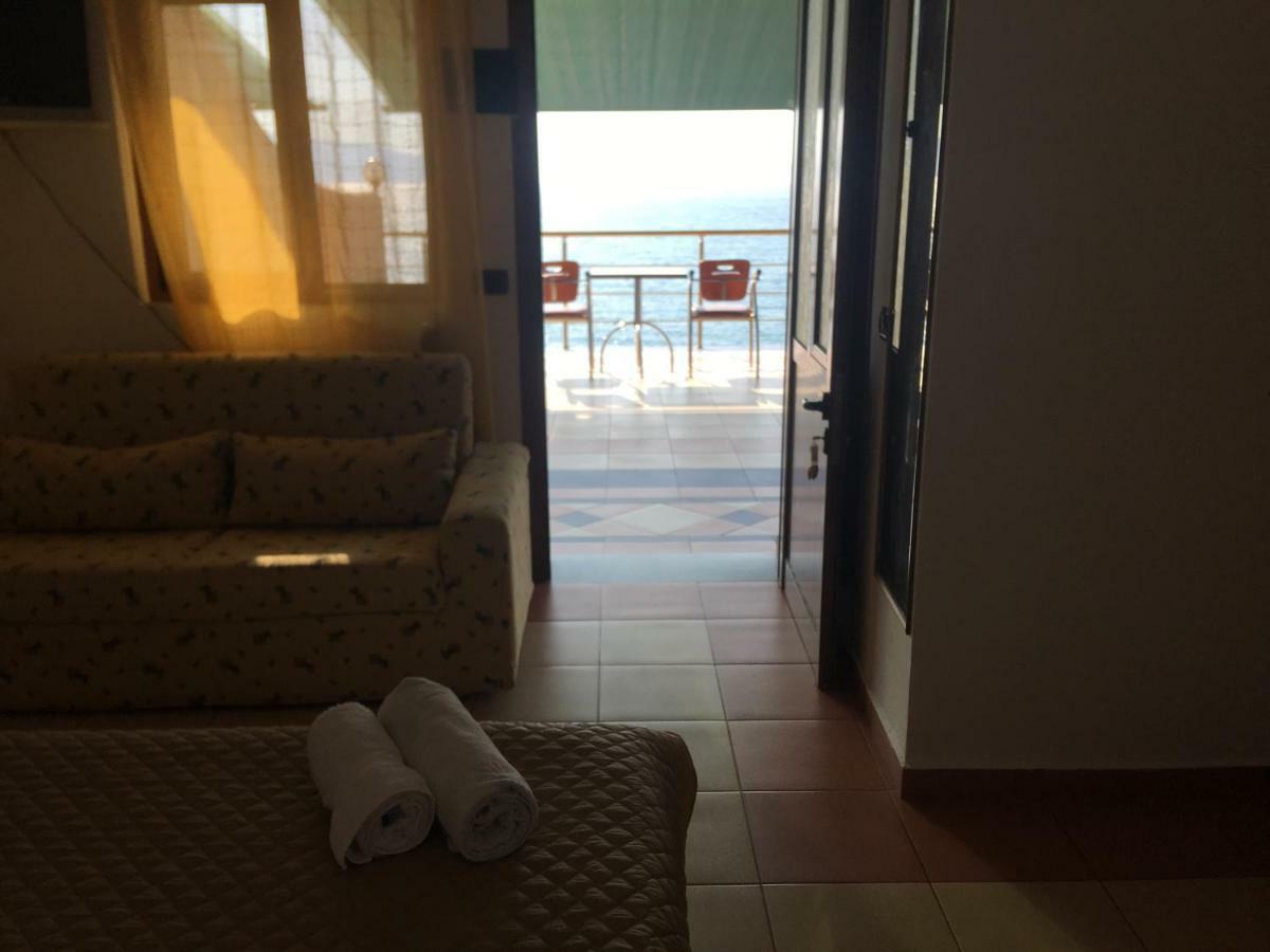 Blue Dream Hotel Vlore Bagian luar foto